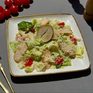 Cezar salata sa piletinom 330g
