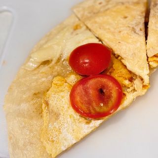 Tomato/cheese omelette lavash