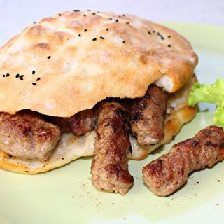 Ćevapi u lepinji