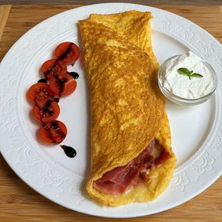 Omlet sa prsutom
