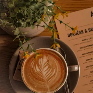 Dojc kafa sa sojinim mlijekom