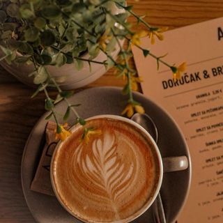 Dojc kafa sa sojinim mlijekom