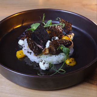 Smrčak sa kremom od vasabija i kajmaka 115g