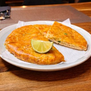 hacapuri sa sirom i lososom