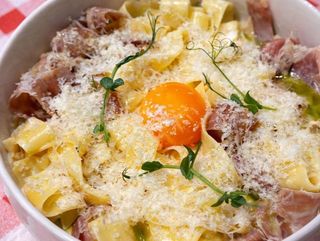 Pasta Karbonara sa pršutom 350g