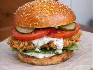 Burger El faro sa piletinom 400g