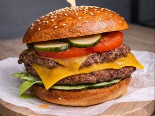 Burger El faro sa govedinom i sirom 465