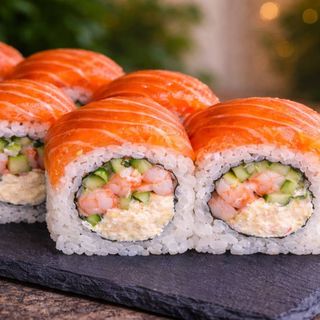 Filadelfija sa lososom i škampima