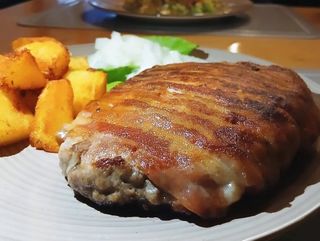 Vardarska pljeskavica