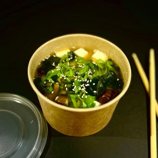 Classic Miso Soup with Mushrooms and Tofu