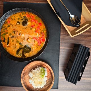 Tom Yum sa Morskim Plodovima