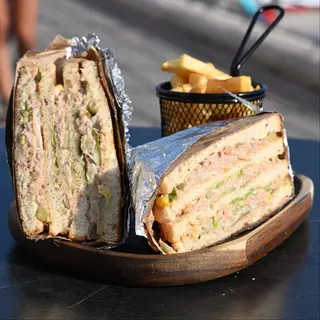 Tuna sandwich