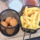 Chicken nuggets + Fries