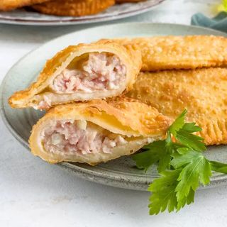 čebureki sa piletinom 180g