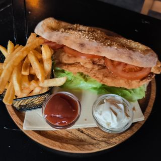 Pohovano pilece bijelo meso