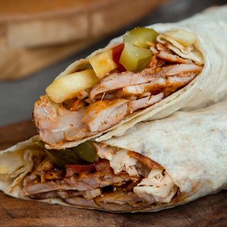 Lavaş tavuk döner dürüm (wrap)