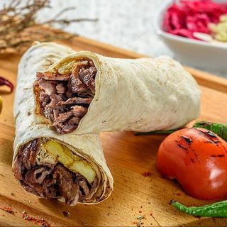 Lavaş et döner (wrap)