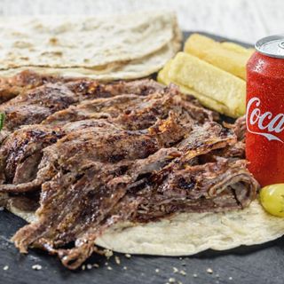 Et döner porsiyon + kola 330ml-meat doner portion-porcija döner mesa+ coca cola