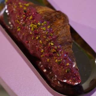 Kroasan Pistaći–Malina