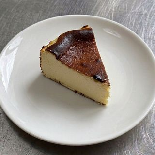 BASQUE CHEESECAKE CLASSIC