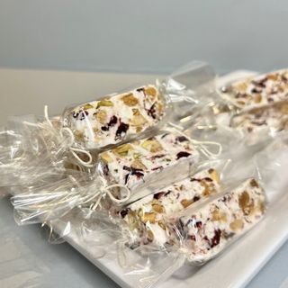 Nuga with pistachio and berries