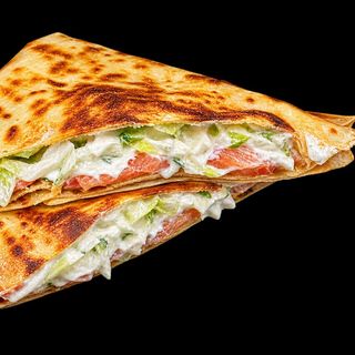 Velika palacinka sa lososom i krem sirom