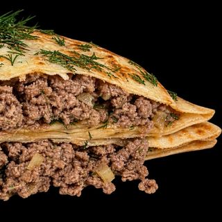 Velika palacinka sa mesom