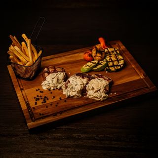 Beef Tenderloin with Mushroom Sauce 620gr