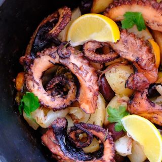 Hobotnica isod sača