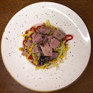 Mondo salata sa tunom