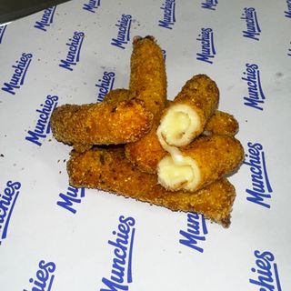 Mozzarella sticks 6pcs