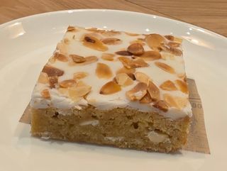 Almond blondie