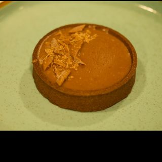 Tart sa cokoladom i malinom