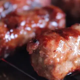 Cevapi na kajmaku