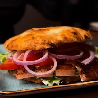 Ćevapi u domaćoj lepinji