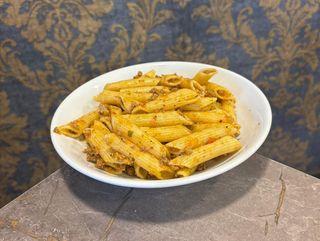 Tjestenina sa mljevevnim mesom/kıymalı makarna