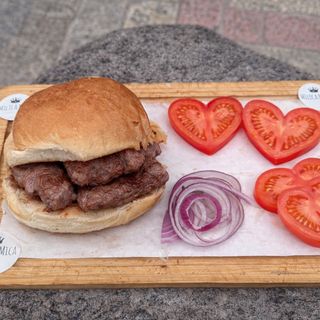 Ćevapi u lepinji 5 kom