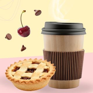 Cappuccino (vrući) sa mini pitom od višnje ili kakaa