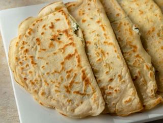 Pita iz tiganja sa sirom