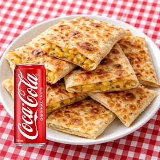 Pita iz tiganja s krompirom + Cola