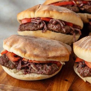 MONTEGUSTO Cevapi u lepinje