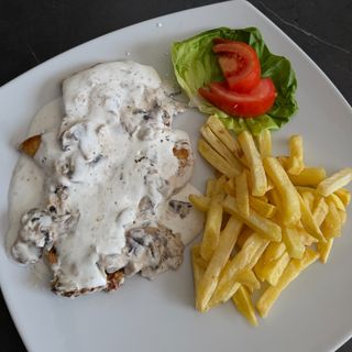 Piletina u sosu od šampinjona