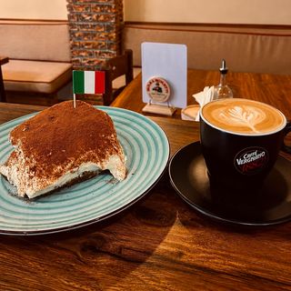 Tiramisu + gratis kafa