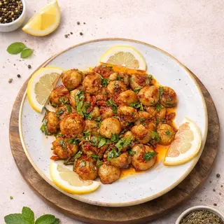 Bulgur meatballs with garlic & tomato sauce 200 GR (kuglice od bulgura u paradajz sosu)