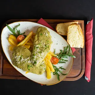Piletina u pesto sosu