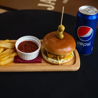 Burger Ribnica + Pepsi