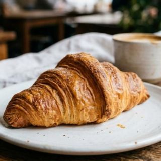 CLASIČNI KROASAN / CLASSIC CROISSANT (70g)