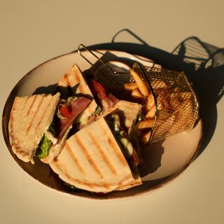 Grčka pita sendvič