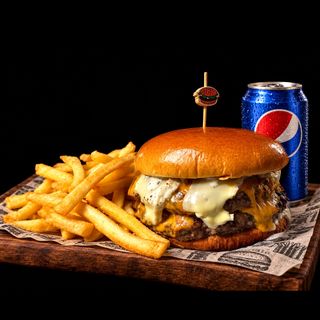 Double Cheese kombo – burger sa pomfritom + sok