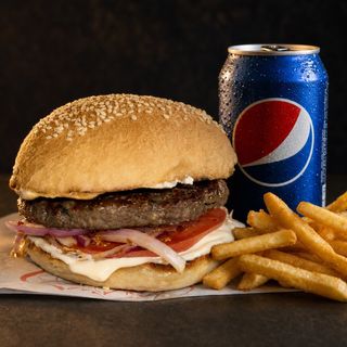 Kombo 1 - Pljeskavica, pomfrit i Pepsi
